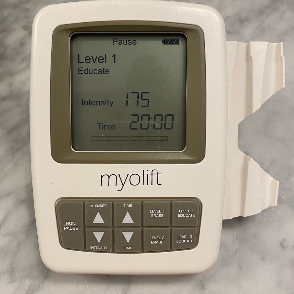 MyoLift Mini Microcurrent Machine - Picture 6 of 10